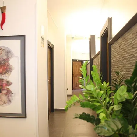 Boutique Piazza Carita Neapol