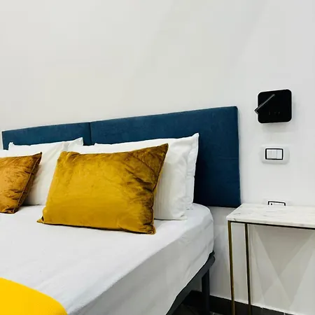 Hotel Boutique Piazza Carita 4*