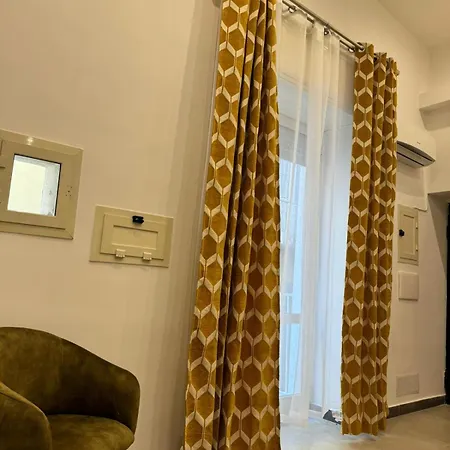 Boutique Piazza Carita Hotel Neapol