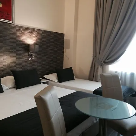 Boutique Piazza Carita 4*